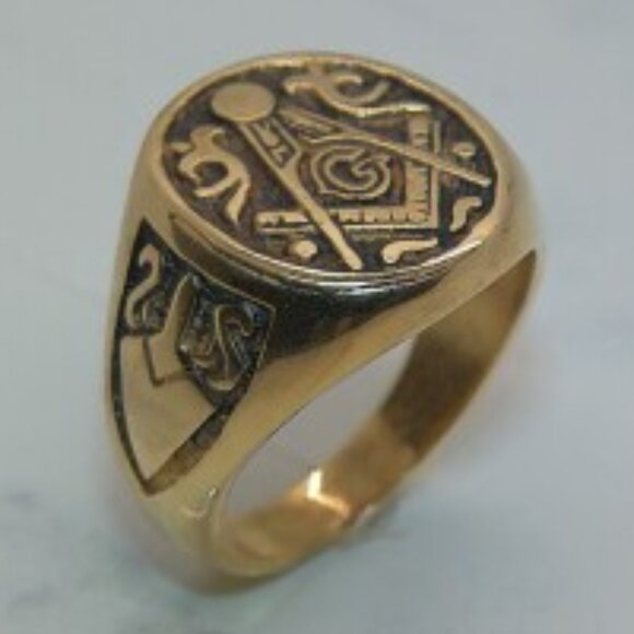 Heavy 10Kt Men’s Polished Grooved and Inlaid Enameled Masonic Ring Size 10 3/4